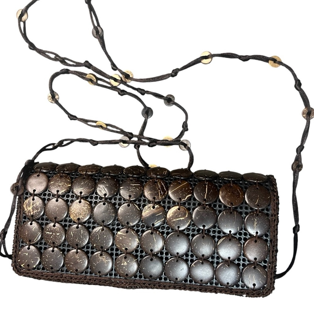 Handmade Eco Friendly Coconut Shell Handbag - Picture 4 of 7